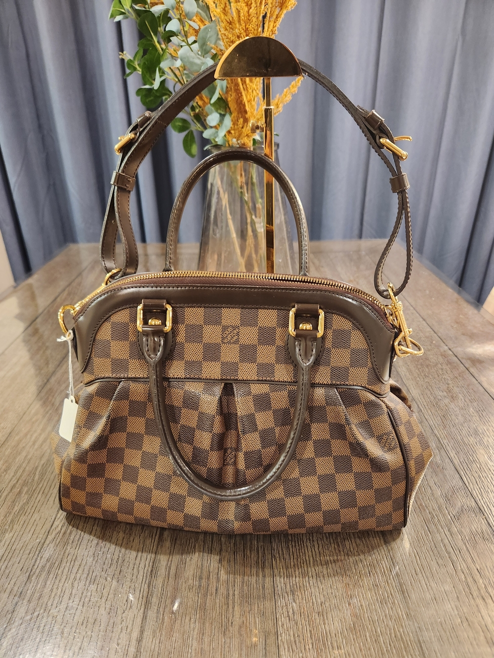 LOUIS VUITTON
Damier Ebene Trevi PM - Picture 5 of 8
